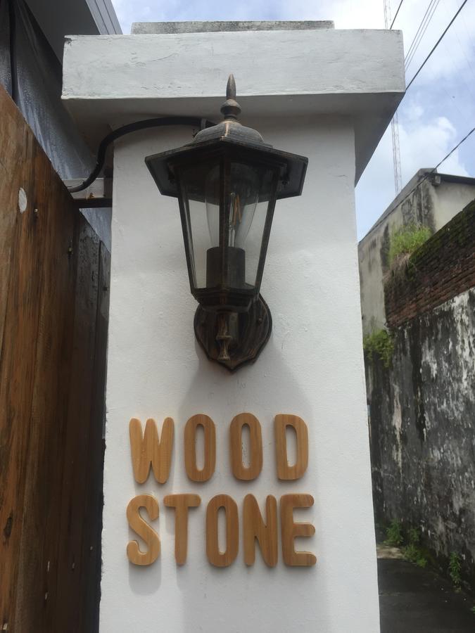Wood Stone Albergue Yogyakarta Exterior foto